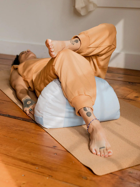 7 лучших подушек для медитации на 2023 год